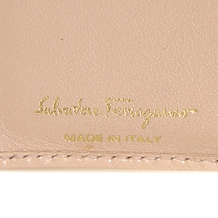 Ferragamo(��󰡸�) 22 B197 ��ġ�� �ΰ� ��� 3�� ������ �̹���4 - ���̺��� �߰���ǰ