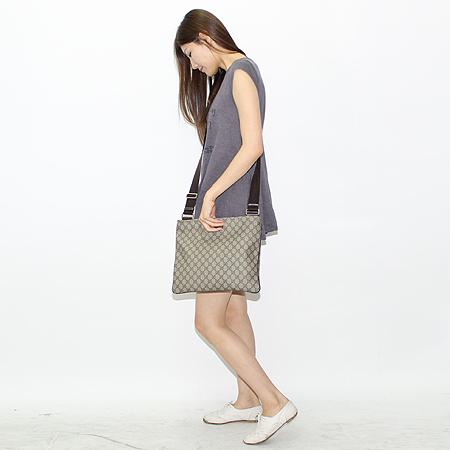 Gucci(����) 201446 GG�ΰ� PVC ũ�ν��� �̹���7 - ���̺��� �߰���ǰ