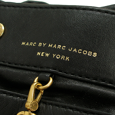 Marc By Marc Jacobs(��ũ���� ��ũ�����߽�) AM1029 ���� ���� ������ ����� + ũ�ν� ��Ʈ�� [�б�������] �̹���3 - ���̺��� �߰���ǰ
