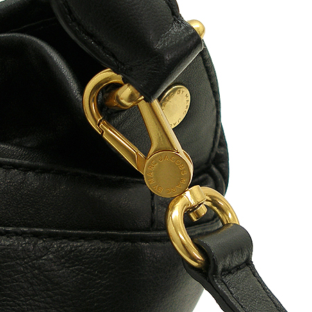 Marc By Marc Jacobs(��ũ���� ��ũ�����߽�) AM1029 ���� ���� ������ ����� + ũ�ν� ��Ʈ�� [�б�������] �̹���4 - ���̺��� �߰���ǰ