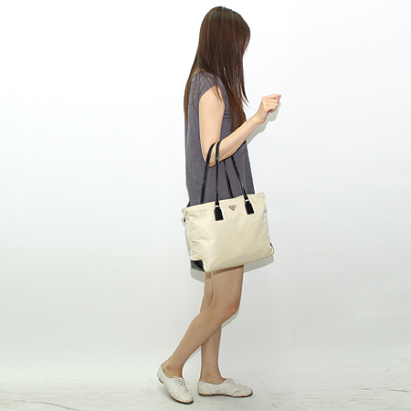 Prada(�����) ������ ���� �ﰢ �ΰ� ��� ����� �̹���7 - ���̺��� �߰���ǰ