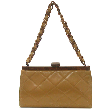 Chanel()    ü 
