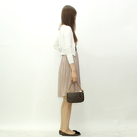 Louis Vuitton(���̺���) M51980 ���׷� ĵ���� ����Ʈ �׼����� �Ŀ�ġ �̹���7 - ���̺��� �߰���ǰ