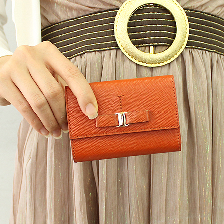 Ferragamo(��󰡸�) 22 B422 ���� �ٶ� ��� ���ǾƳ� ���� ���� �̹���6 - ���̺��� �߰���ǰ