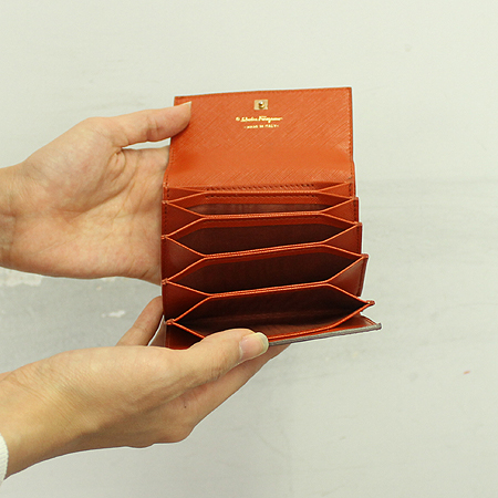 Ferragamo(��󰡸�) 22 B422 ���� �ٶ� ��� ���ǾƳ� ���� ���� �̹���7 - ���̺��� �߰���ǰ