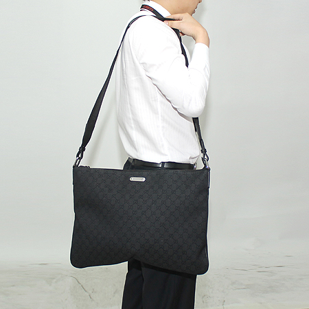 Gucci(����) 190628 GG�ΰ� �к긯 ���� �� ũ�ν��� �̹���6 - ���̺��� �߰���ǰ