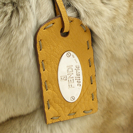 Fendi(���) 8BN127 �������� ���� �䳢�� ��Ʈ�� �̹���4 - ���̺��� �߰���ǰ