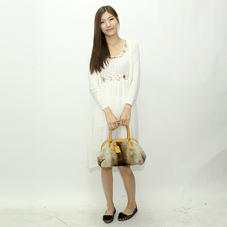 Fendi(���) 8BN127 �������� ���� �䳢�� ��Ʈ�� �̹���6 - ���̺��� �߰���ǰ