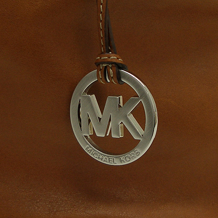 MICHAELKORS(����Ŭ�ھ) ī�� ���� �ֽ���¡ ��� L������ ��ÿ ��Ʈ�� [��������] �̹���5 - ���̺��� �߰���ǰ