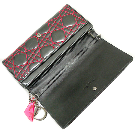 Dior(ũ����î���) 2012�� ������ S0060PAGD ���̵� ��� Ŭ��ġ�� ������ [�б�������] �̹���3 - ���̺��� �߰���ǰ