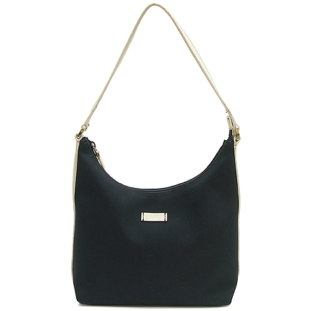 ����  �����