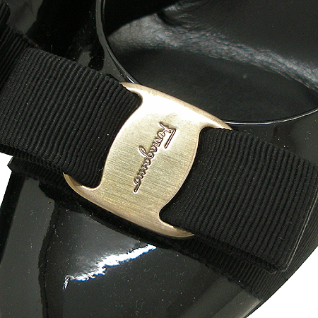 Ferragamo(��󰡸�) CARLA �ٶ� ��� ���̴�Ʈ ���� ���� �̹���6 - ���̺��� �߰���ǰ