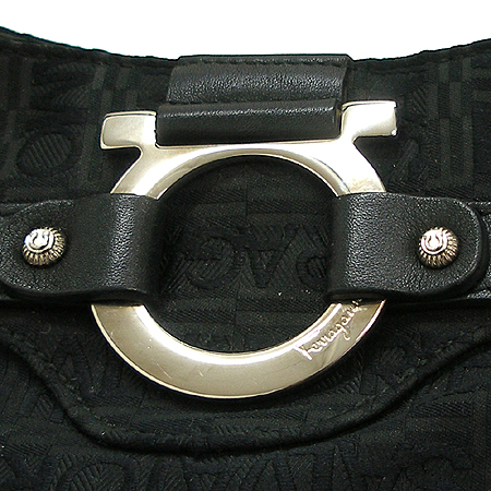 Ferragamo(��󰡸�) 21 8884 �ΰ� �ڰ��� ���� ���� Ʈ���� ���� ��ġ�� ��� ��Ʈ�� [��õ ������] �̹���5 - ���̺��� �߰���ǰ