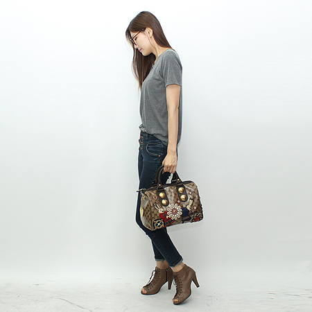 Gucci(����) 207775 GG �ΰ� PVC ������ �ٴ� ������ ��Ʈ�� �̹���7 - ���̺��� �߰���ǰ