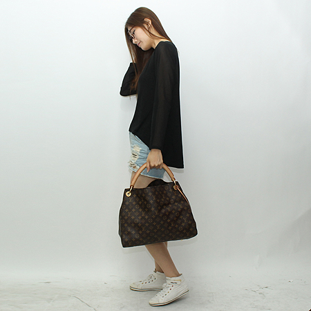 Louis Vuitton(���̺���) M40249 ���׷� ĵ���� ��ġ MM ����� [�б�������] �̹���6 - ���̺��� �߰���ǰ