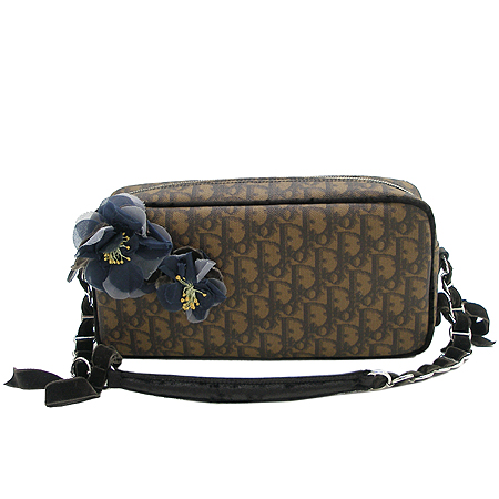 ���  �����