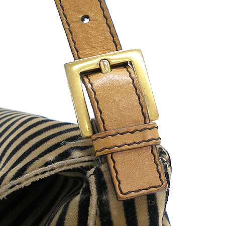 Fendi(���) 8BR003 FF �ΰ� ��Ŭ ���� �к긯 ü�� ����� �̹���3 - ���̺��� �߰���ǰ