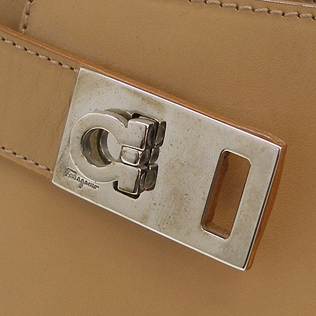 Ferragamo(��󰡸�) 21 0170 ������ �÷� ���� ����� �̹���4 - ���̺��� �߰���ǰ