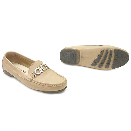 Ferragamo(��󰡸�) ��Ż ��ġ�� ��� ������ ����̺� ���� �̹���3 - ���̺��� �߰���ǰ