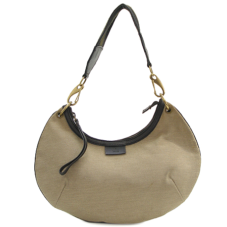 ����  �����