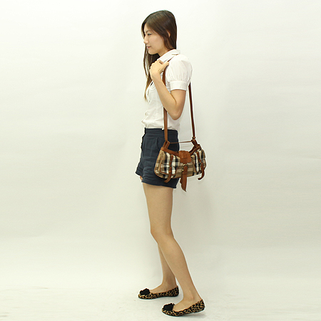 Burberry(������) ���μ� üũ �к긯 ���� ���� Ʈ���� ������ ��� �� ũ�ν��� �̹���7 - ���̺��� �߰���ǰ