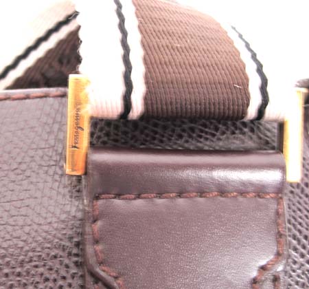 Ferragamo(��󰡸�) 24-8667 ���� ���� ũ�ν��� [�д����] �̹���3 - ���̺��� �߰���ǰ