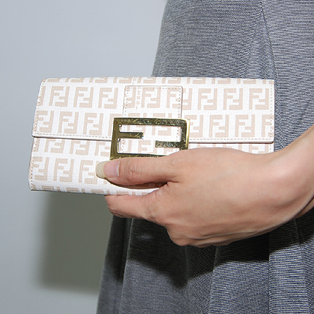 Fendi(���) 8M0021 �ΰ� ���̺��� PVC ������ [��������] �̹���6 - ���̺��� �߰���ǰ