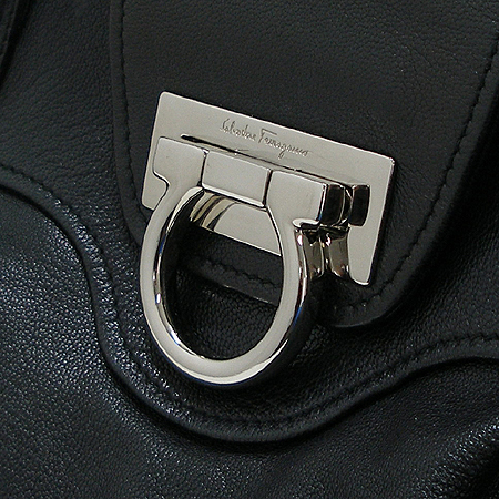 Ferragamo(��󰡸�) 21 8402 ���� ��ġ�� ��� ���� ���� ��Ʈ�� �̹���5 - ���̺��� �߰���ǰ