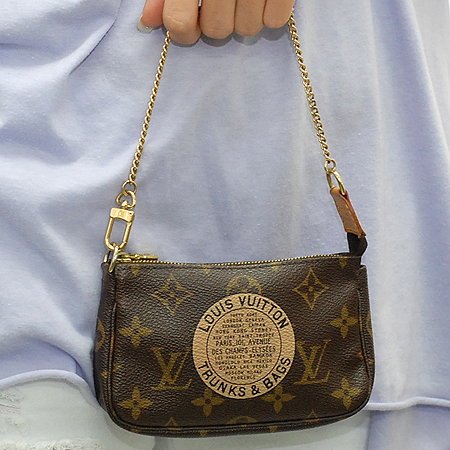 Louis Vuitton(���̺���) M60153 ���׷� ĵ���� Ʈ��ũ ü�� �Ŀ�ġ �̹���5 - ���̺��� �߰���ǰ
