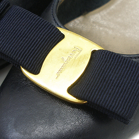 Ferragamo(��󰡸�) ���� �ΰ� ��� ���̺� ���� ������ ���� �̹���4 - ���̺��� �߰���ǰ