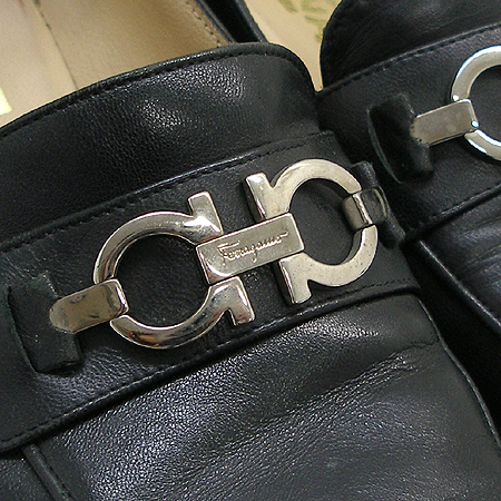 Ferragamo(��󰡸�) 57509 ���� �ΰ� ��ġ�� ��� ������ ���� �̹���4 - ���̺��� �߰���ǰ