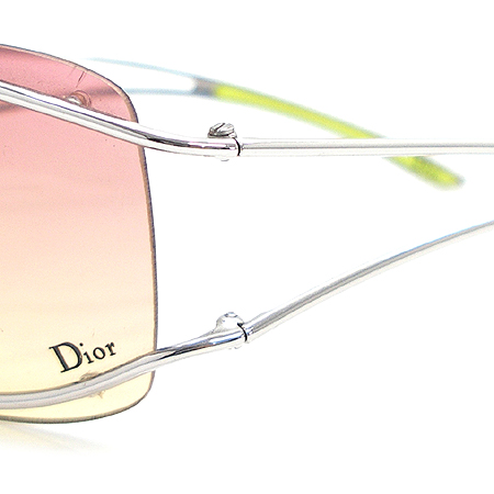 Dior(ũ����î���) ���۶� �̹���5 - ���̺��� �߰���ǰ