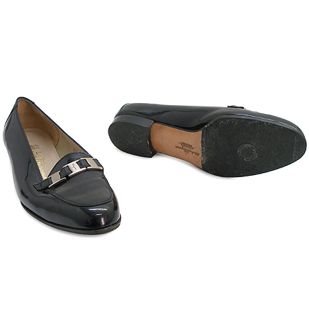 Ferragamo(��󰡸�) 18857 ������ ���� �ٶ� ��� ������ ���� �̹���2 - ���̺��� �߰���ǰ