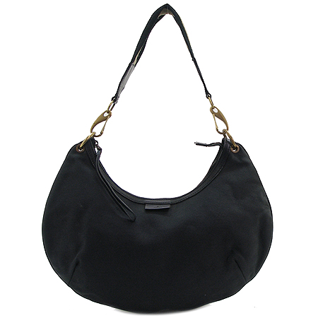 ����  �����