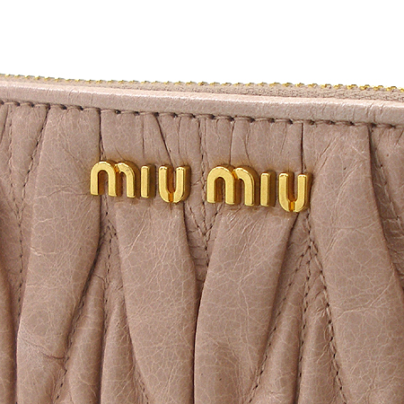MiuMiu(�̿�̿�) ���� �ΰ� ��� ������ ������ �̹���3 - ���̺��� �߰���ǰ