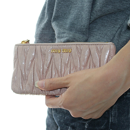 MiuMiu(�̿�̿�) ���� �ΰ� ��� ������ ������ �̹���6 - ���̺��� �߰���ǰ