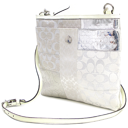 Coach(��ġ) 42519 �ñ׳��� ��Ƽ ��ġ ũ�ν��� �̹���2 - ���̺��� �߰���ǰ