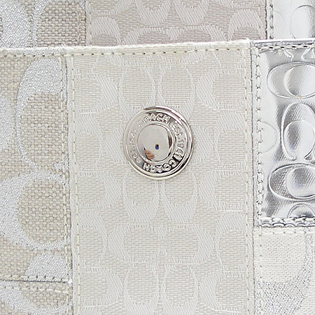 Coach(��ġ) 42519 �ñ׳��� ��Ƽ ��ġ ũ�ν��� �̹���3 - ���̺��� �߰���ǰ