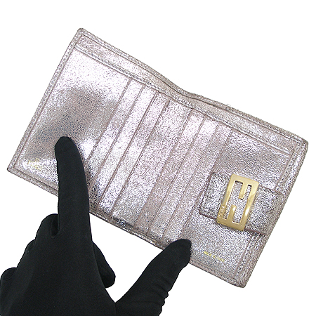 Fendi(���) �ǹ� �÷� �� ���� �ΰ� ��� ������ [��������] �̹���3 - ���̺��� �߰���ǰ