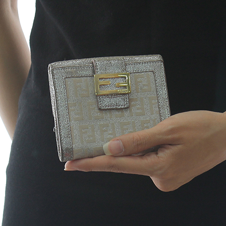 Fendi(���) �ǹ� �÷� �� ���� �ΰ� ��� ������ [��������] �̹���6 - ���̺��� �߰���ǰ