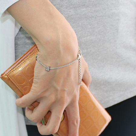Dior(ũ����î���) �ΰ� ť������ ü�� ���� �̹���6 - ���̺��� �߰���ǰ