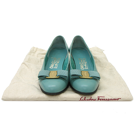 Ferragamo(��󰡸�) ���� �ٶ� ��� ������ ���� �̹���2 - ���̺��� �߰���ǰ