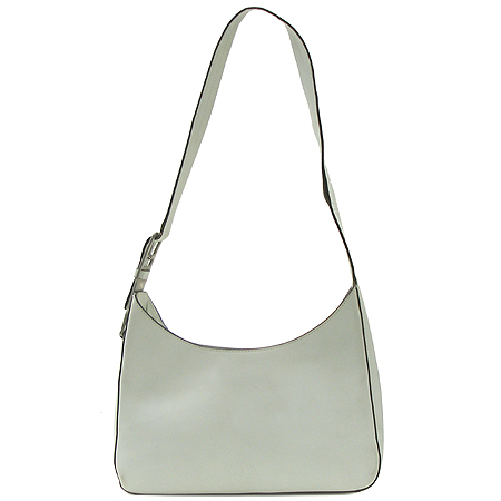 �����  �����