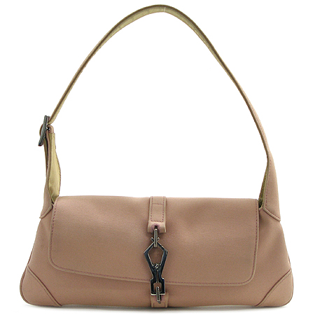 ����  �����