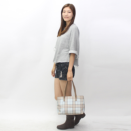 Burberry(������) ��� üũ PVC ���� ����� �̹���6 - ���̺��� �߰���ǰ