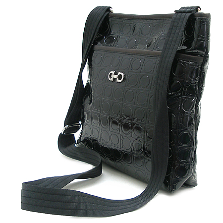 Ferragamo(��󰡸�) 21 B492 NERO ũ�ν��� �̹���2 - ���̺��� �߰���ǰ