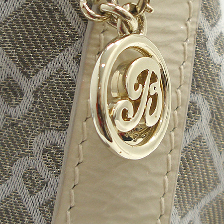 Bally(�߸�) JUJU B�ΰ� �ڰ��� �к긯 ����� �̹���3 - ���̺��� �߰���ǰ