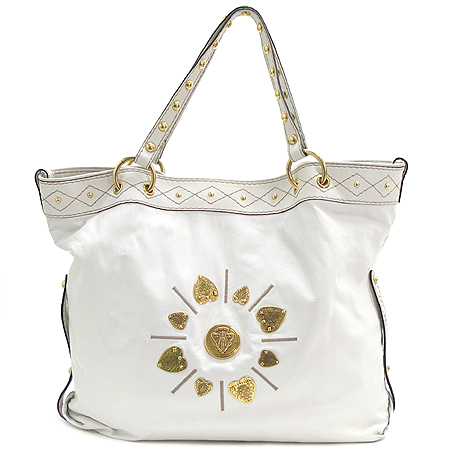 ����  �����