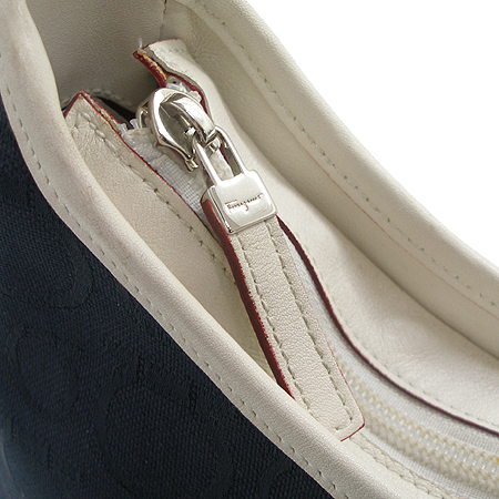 Ferragamo(��󰡸�) 21 6843 ���� ��ġ�� ��� �ΰ� �ڰ��� ����� �̹���4 - ���̺��� �߰���ǰ