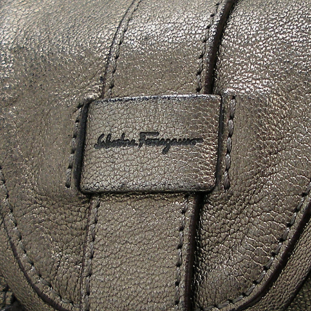 Ferragamo(��󰡸�) 21 6367 ����� �� ���� ũ�ν��� �̹���3 - ���̺��� �߰���ǰ